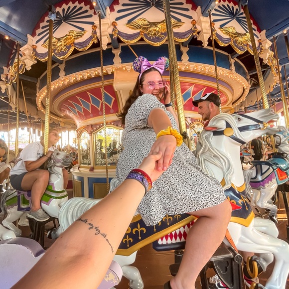 Meet your Posher, Samantha - Picture 3 of 5